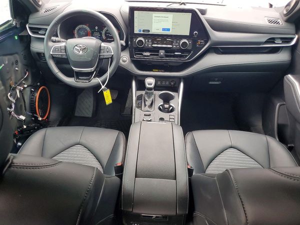 2026 TOYOTA HIGHLANDER