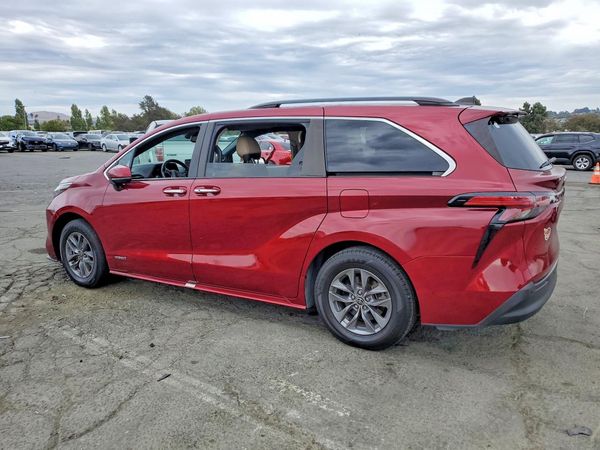 2021 TOYOTA SIENNA XLE Plus Package