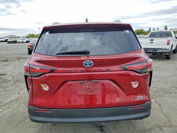 2021 TOYOTA SIENNA XLE Plus Package