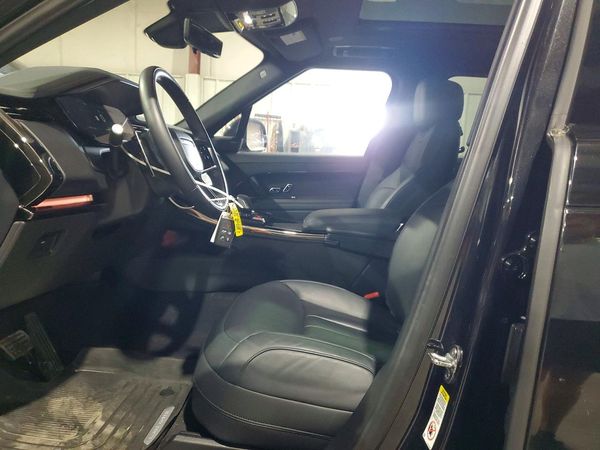 2025 LAND ROVER RANGE ROVER SPORT P360 SE