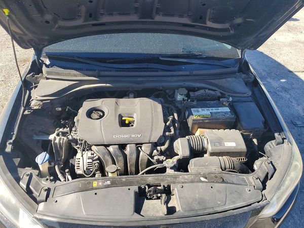 2018 HYUNDAI ELANTRA SE