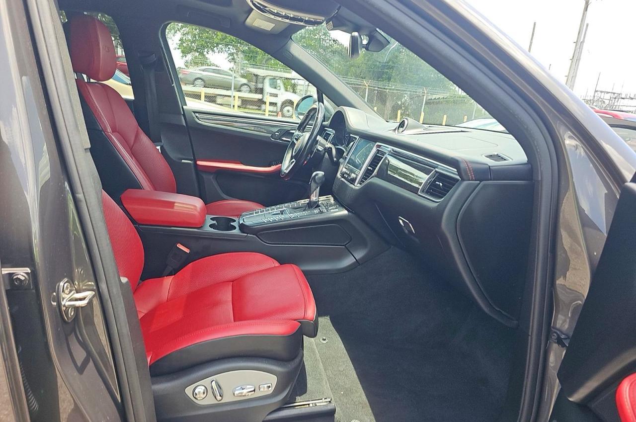 2018 PORSCHE MACAN Macan GTS