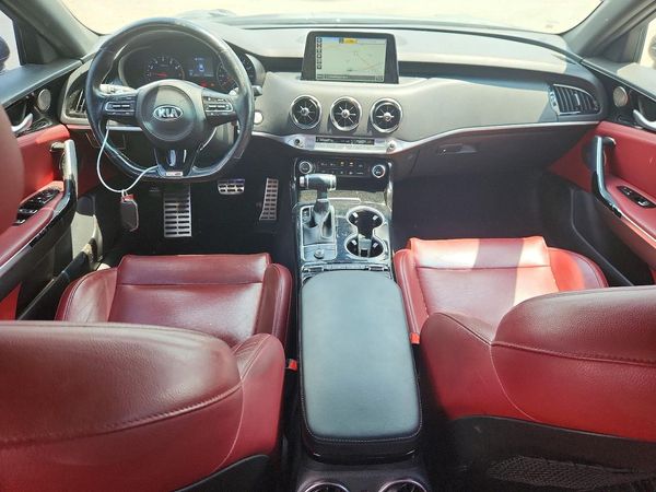 2020 KIA STINGER Base