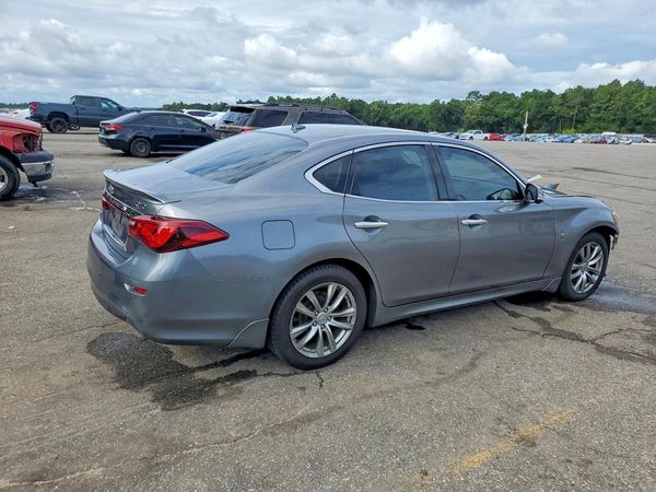 2019 INFINITI Q70