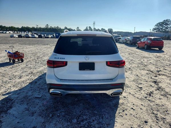 2022 MERCEDES-BENZ GLB GLB250