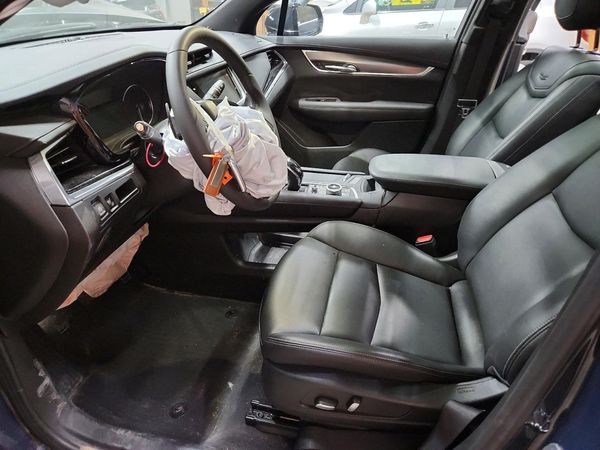 2025 CADILLAC XT6 Luxury — DENT