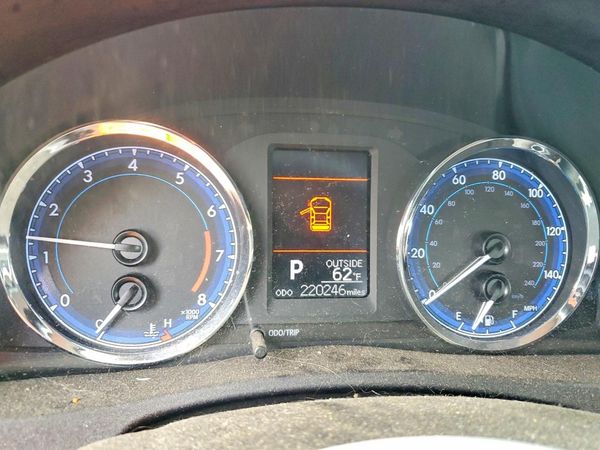 2017 TOYOTA COROLLA