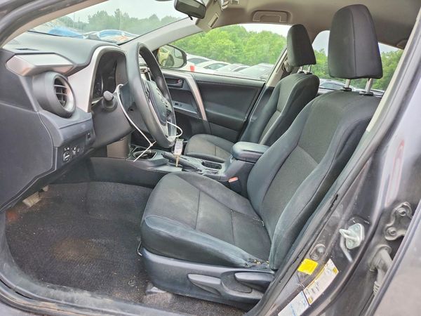 2018 TOYOTA RAV4 LE — DENT