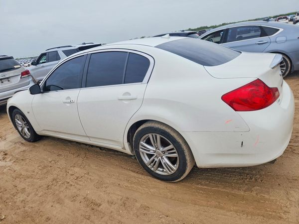 2015 INFINITI Q40