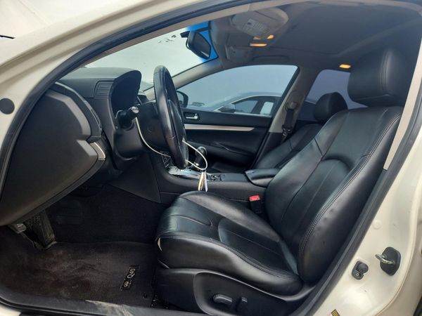 2015 INFINITI Q40
