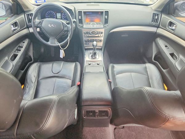 2015 INFINITI Q40