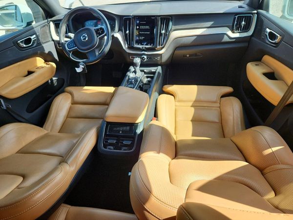 2019 VOLVO XC60 Inscription