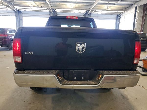 2024 RAM 1500 CLASSIC SLT / Warlock