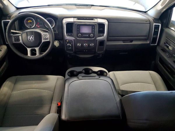2024 RAM 1500 CLASSIC SLT / Warlock