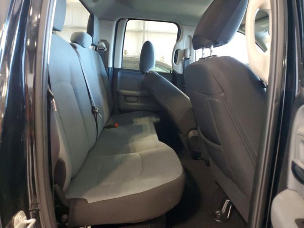 2024 RAM 1500 CLASSIC SLT / Warlock