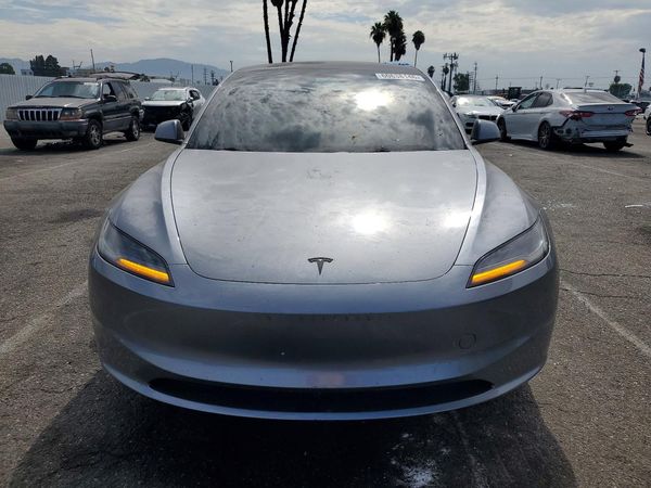 2026 TESLA MODEL 3