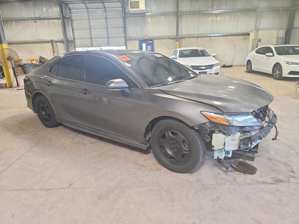 2018 TOYOTA CAMRY