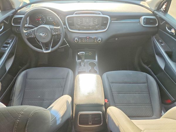 2017 KIA SORENTO L, LX