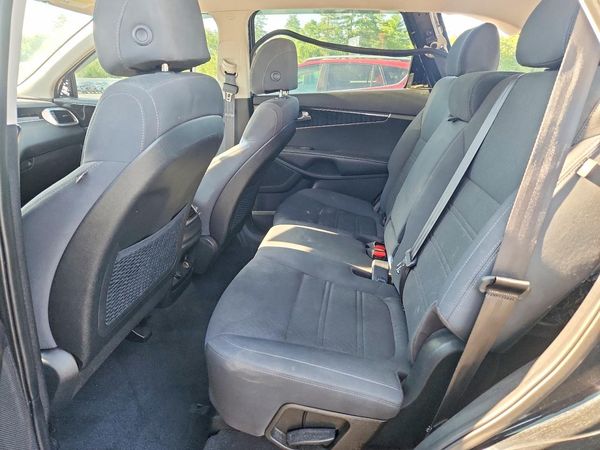 2017 KIA SORENTO L, LX