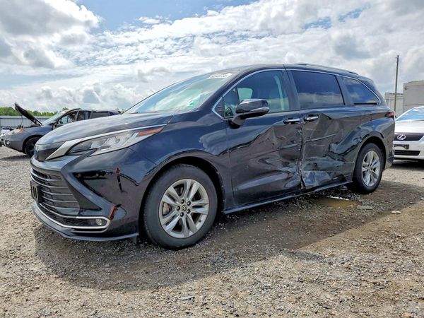 2023 TOYOTA SIENNA