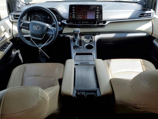 2023 TOYOTA SIENNA Limited