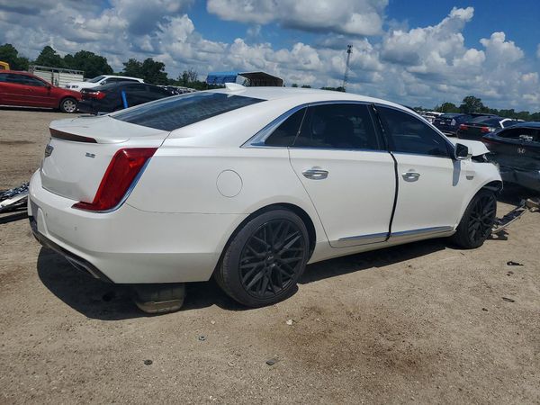 2018 CADILLAC XTS Luxury