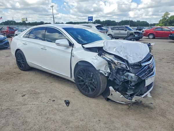 2018 CADILLAC XTS Luxury