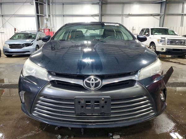 2016 TOYOTA CAMRY