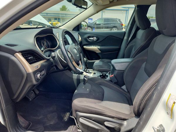 2017 JEEP CHEROKEE LATITUDE FWD