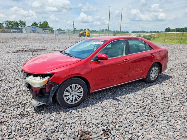 2014 TOYOTA CAMRY