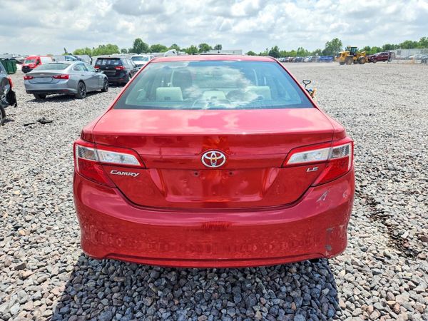 2014 TOYOTA CAMRY