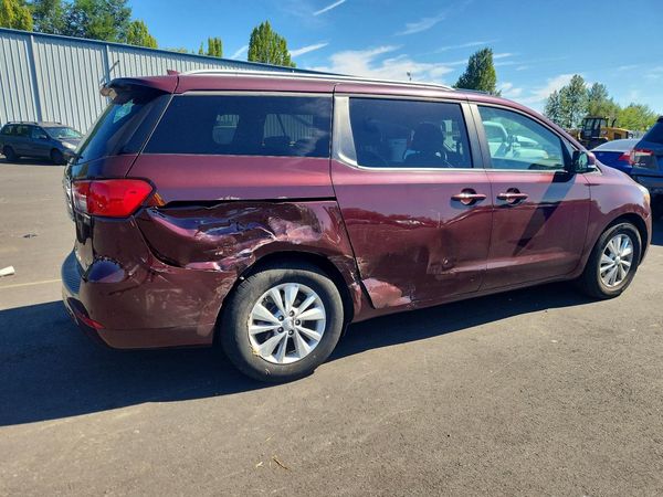 2017 KIA SEDONA LX