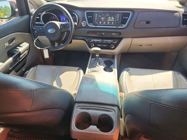 2017 KIA SEDONA LX