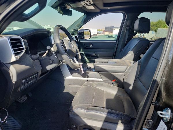 2024 TOYOTA TUNDRA Platinum