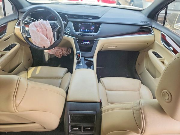 2017 CADILLAC XT5 Luxury