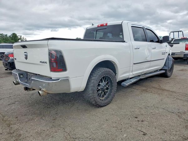 2017 RAM 1500 LARAMIE CREW CAB 4X4
