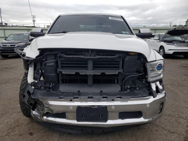 2017 RAM 1500 LARAMIE CREW CAB 4X4