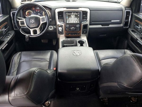2017 RAM 1500 LARAMIE CREW CAB 4X4