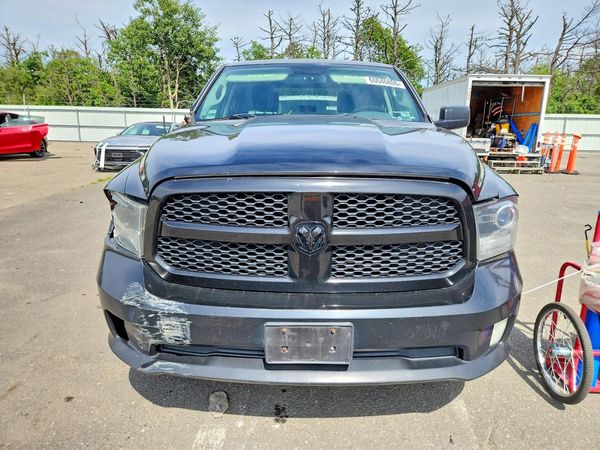 2014 RAM 1500 ST