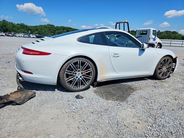 2015 PORSCHE 911