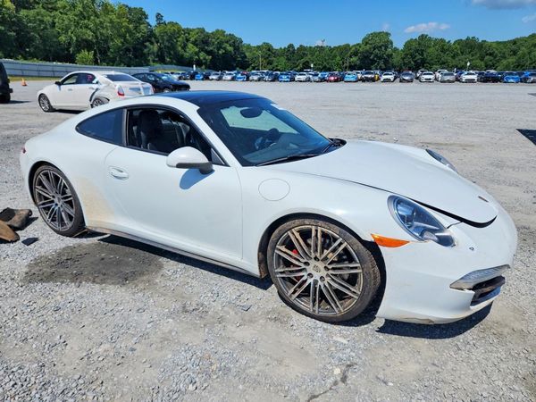 2015 PORSCHE 911