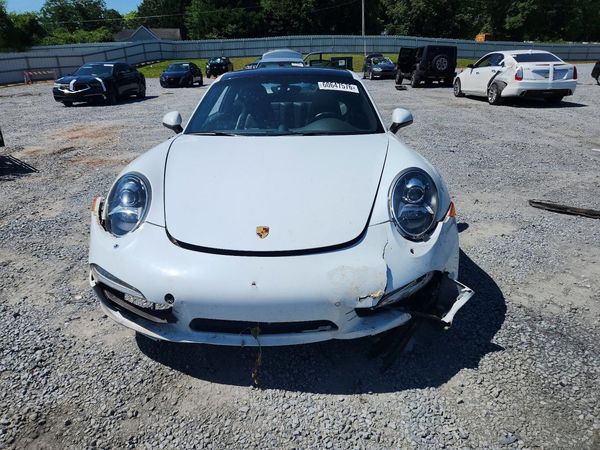 2015 PORSCHE 911