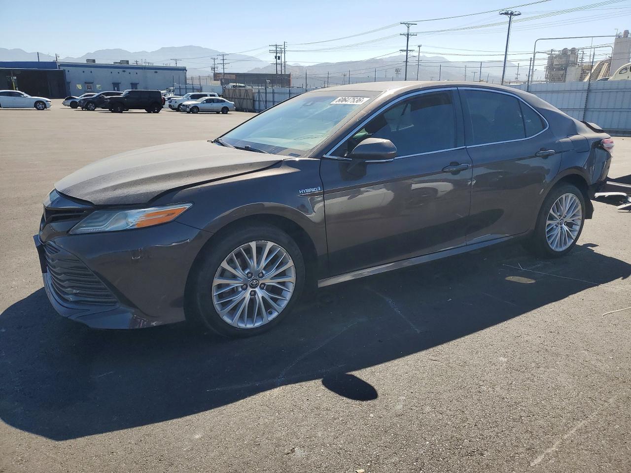 2020 TOYOTA CAMRY XLE