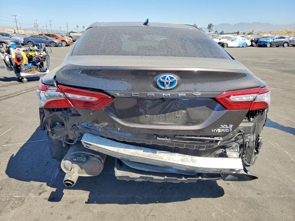 2020 TOYOTA CAMRY XLE