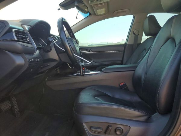 2020 TOYOTA CAMRY XLE