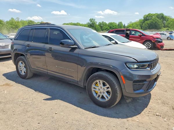 2024 JEEP GRAND CHEROKEE Laredo
