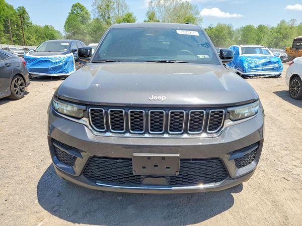 2024 JEEP GRAND CHEROKEE Laredo
