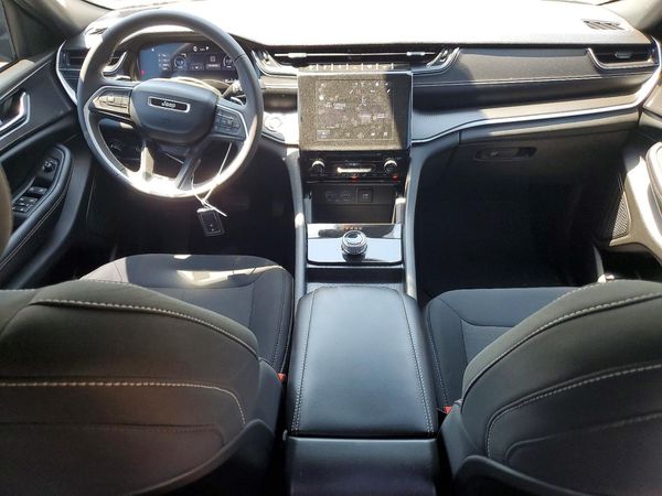 2024 JEEP GRAND CHEROKEE Laredo