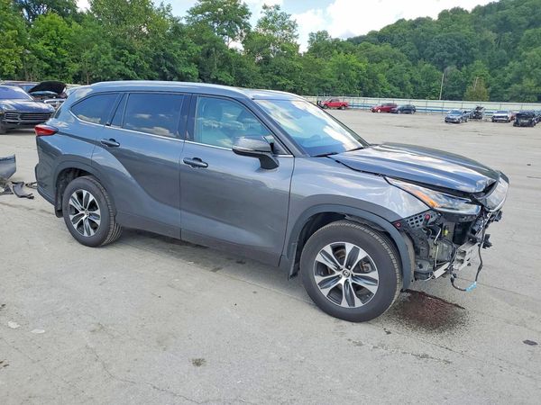2021 TOYOTA HIGHLANDER XLE