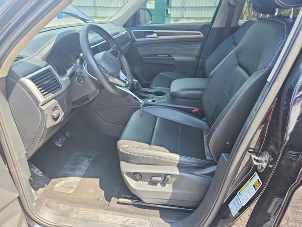 2021 VOLKSWAGEN ATLAS SE w/ Tech